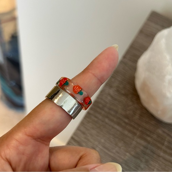 Set of 2 - Cute Fruits Rings! Cherry and Strawberry - Picture 4 of 14